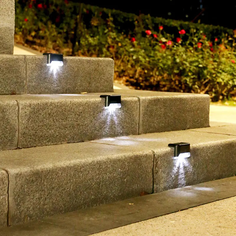 StufenLux | Elegante solarbetriebene Treppenbeleuchtung mit modernem Design