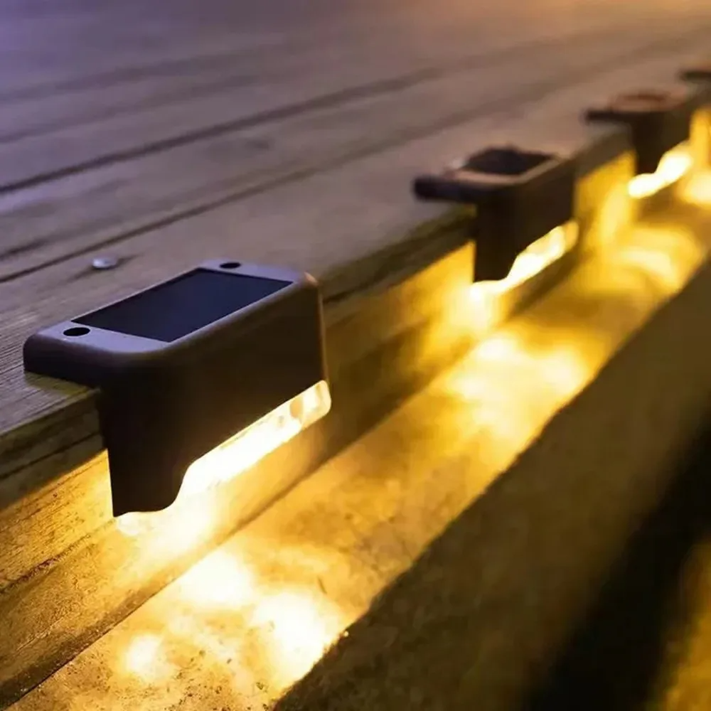 StufenLux | Elegante solarbetriebene Treppenbeleuchtung mit modernem Design