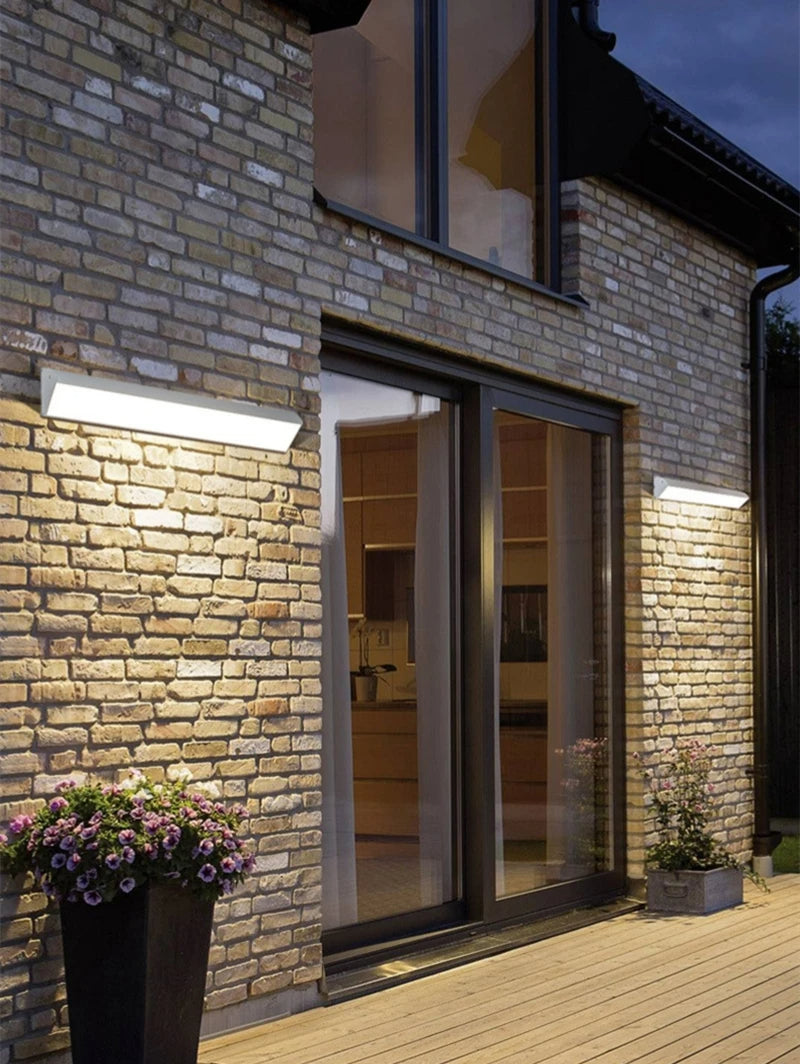 Lana | Gartenleuchte – Wetterfester LED-Außenstrahler im Modernen Design, Warmweißes Licht, Mit Bewegungssensor, Für Garten, Terrasse & Hof, In Größen 60/90 cm Erhältlich