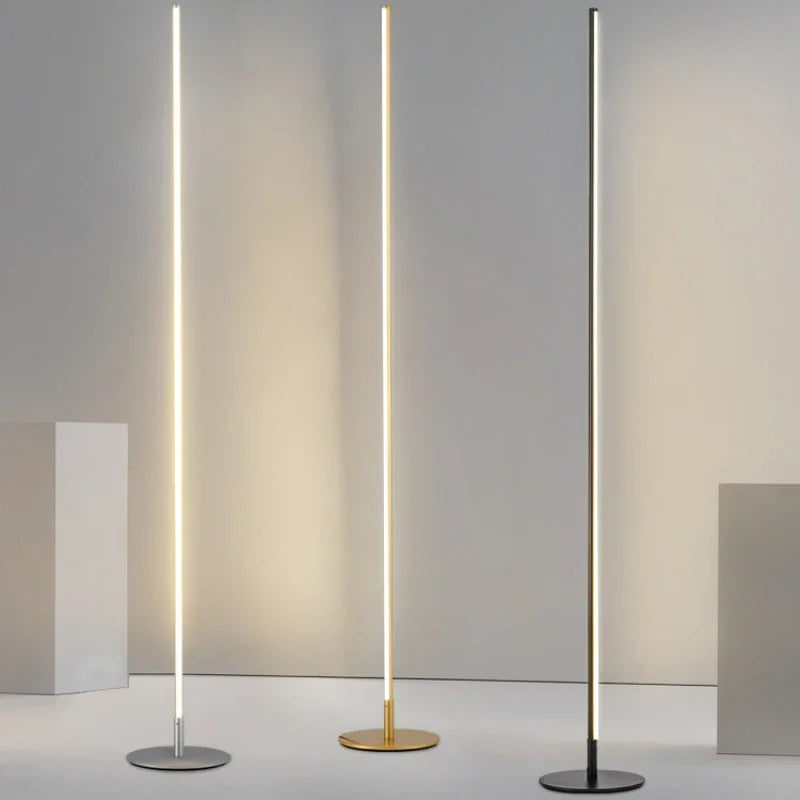Thaloria | Moderne LED-Stehleuchte – Dimmbar mit Fernbedienung, Schwarz, Gold, Silber, H:150cm