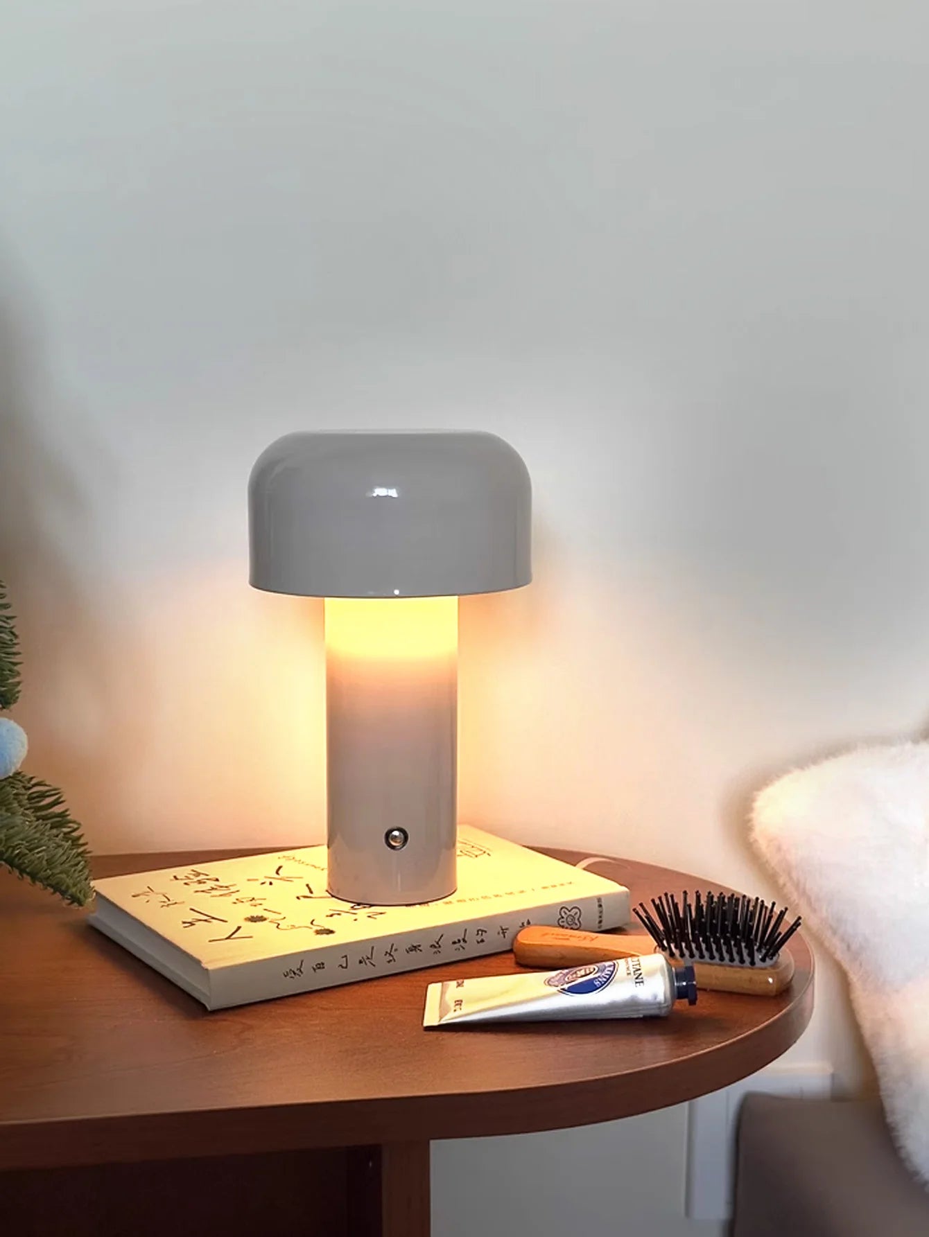 RetroGlow | Retro-Design, Pilzform, LED-Tischlampe kabellos mit Touch & USB