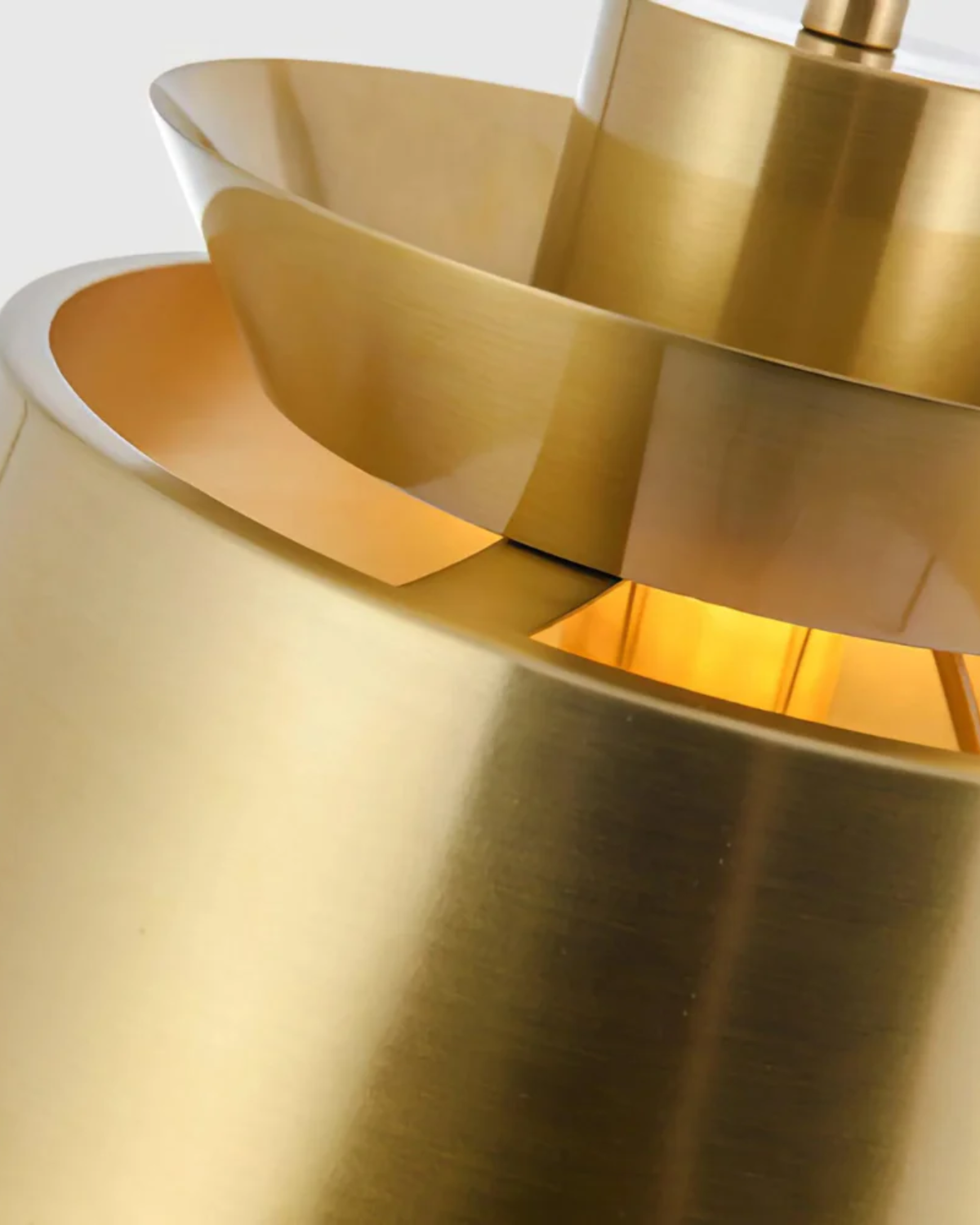 GoldLicht Pendelleuchte | Luxuriöse Eleganz für Ihre Wohnräume