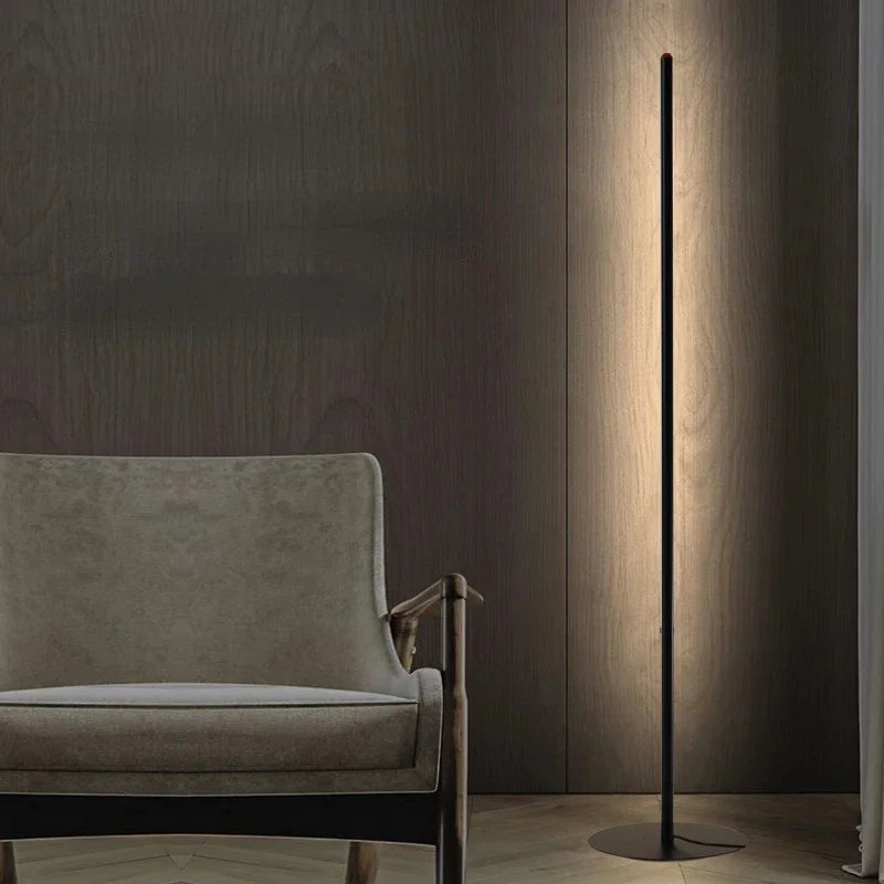 Thaloria | Moderne LED-Stehleuchte – Dimmbar mit Fernbedienung, Schwarz, Gold, Silber, H:150cm