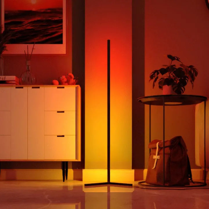 GlowSync | Intelligente Sprachgesteuerte LED-Stehlampe