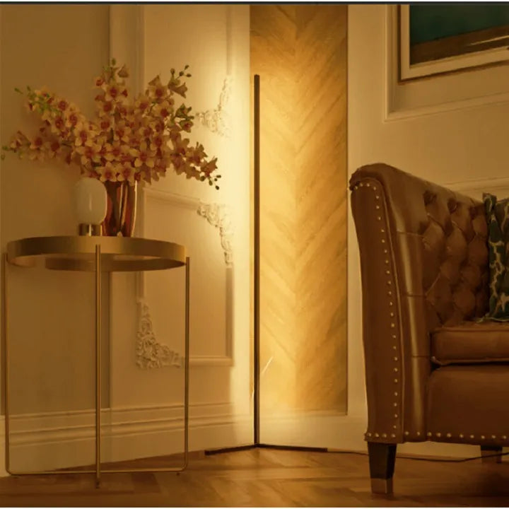 GlowSync | Intelligente Sprachgesteuerte LED-Stehlampe