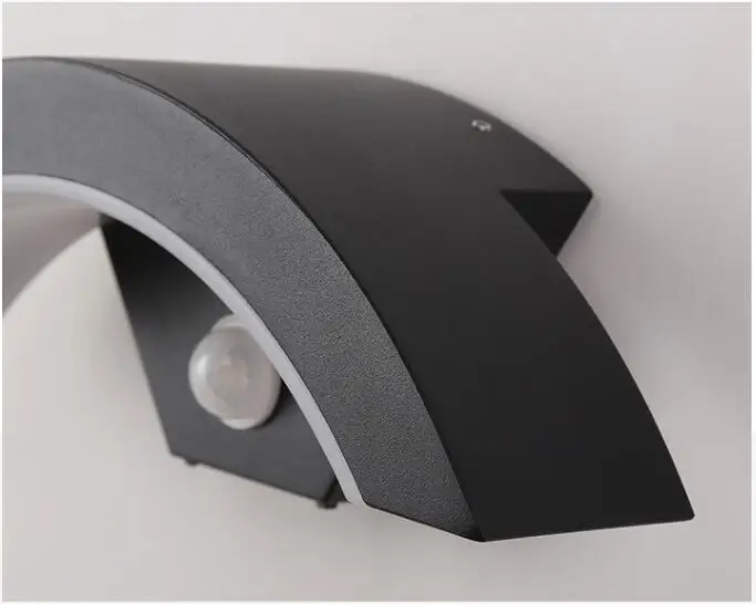 SentroLux Senso | Schwarze LED-Außenwandleuchte mit PIR-Bewegungssensor