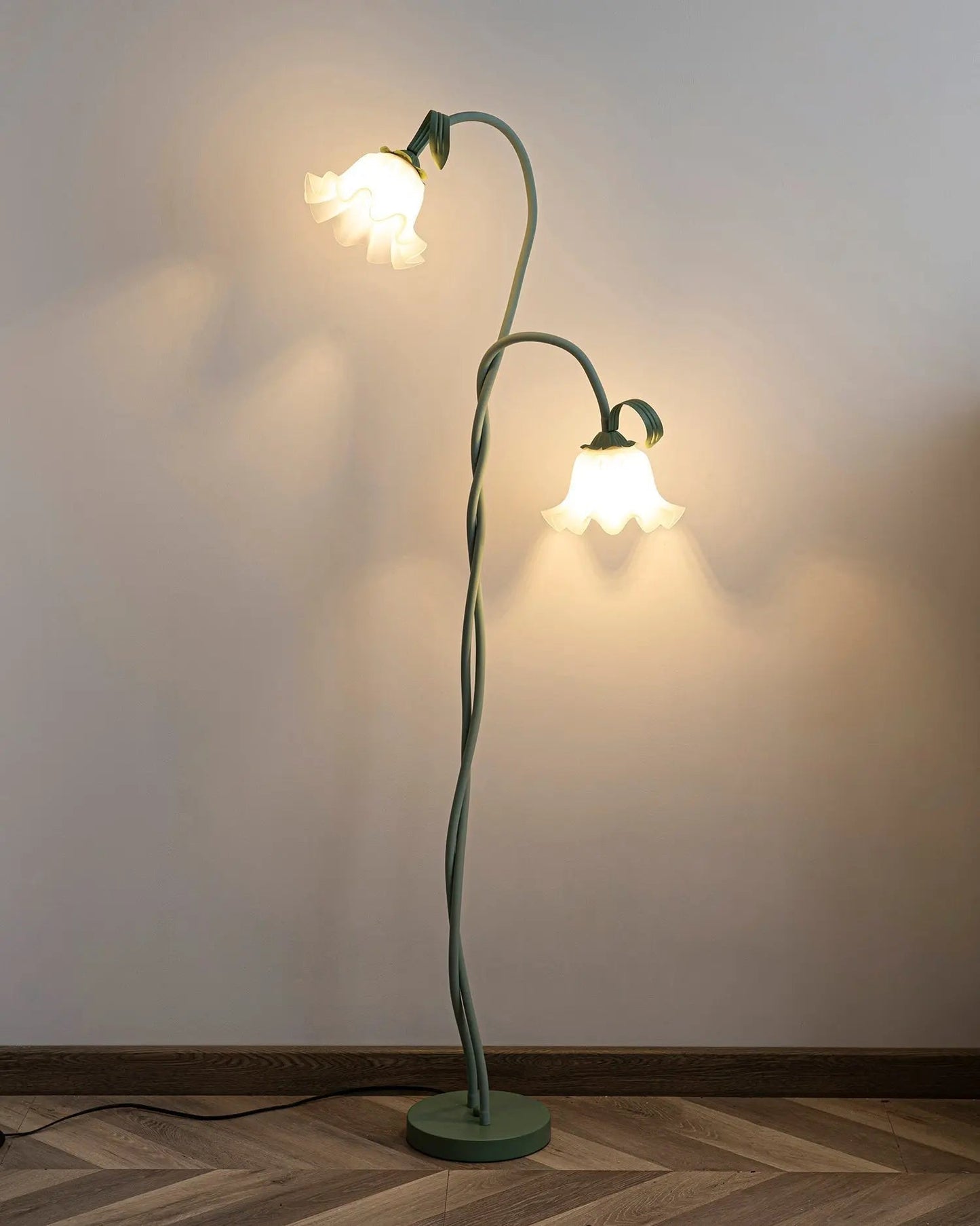 Floréa | Elegante Blüten-Stehleuchte – Ein stilvoller Akzent für Ihr Zuhause