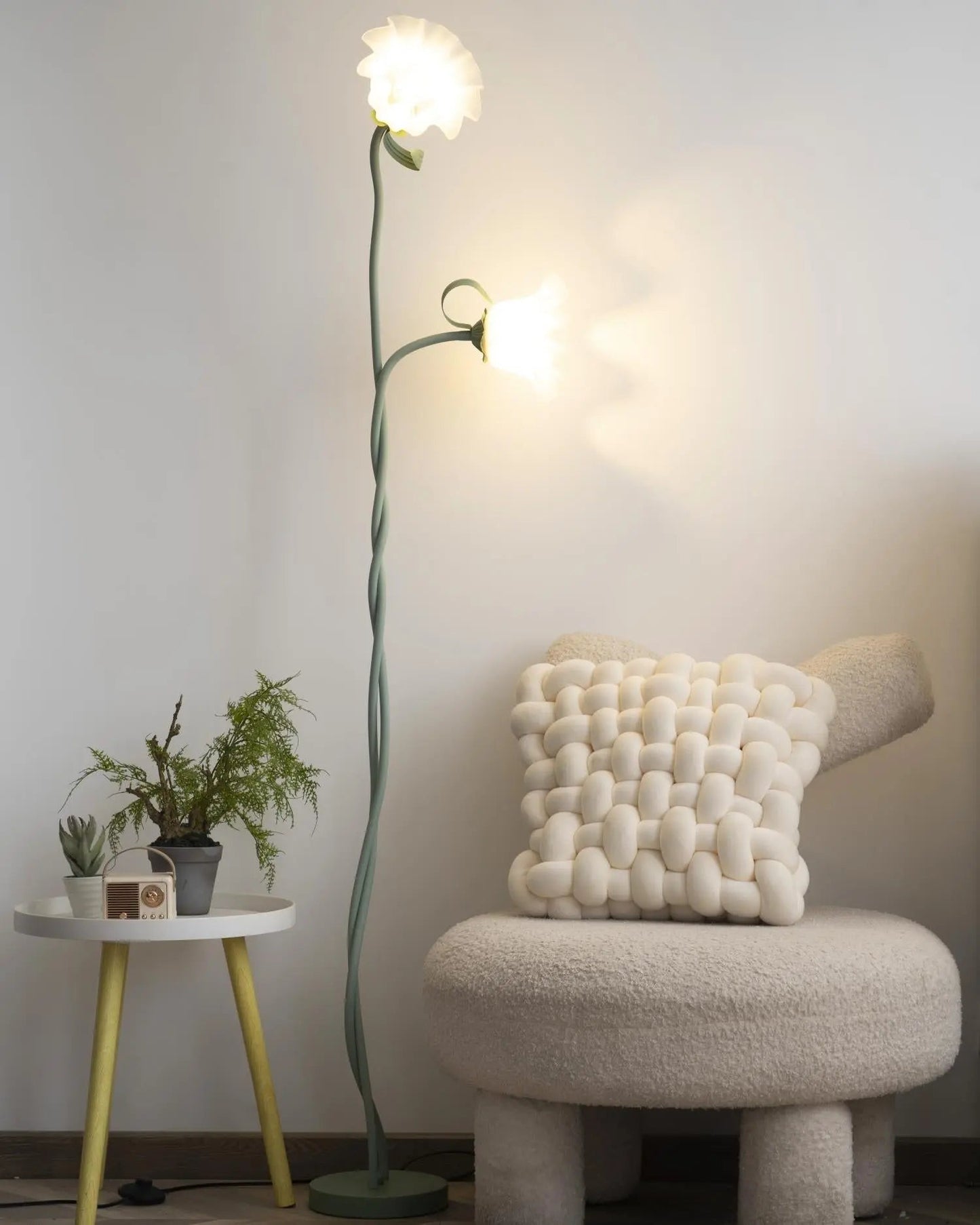 Floréa | Elegante Blüten-Stehleuchte – Ein stilvoller Akzent für Ihr Zuhause