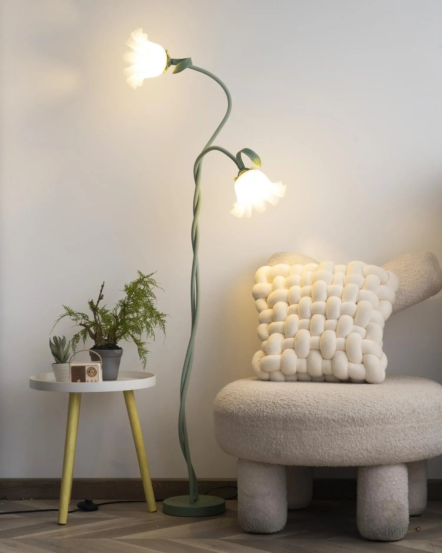 Floréa | Elegante Blüten-Stehleuchte – Ein stilvoller Akzent für Ihr Zuhause