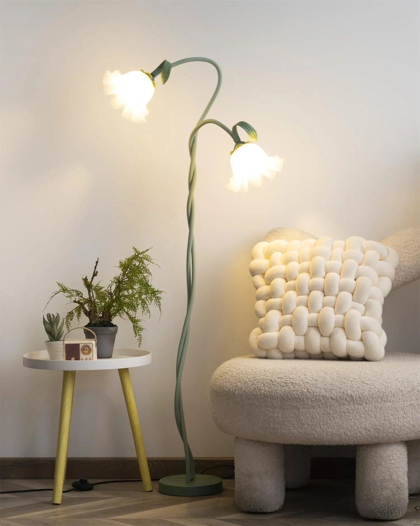 Floréa | Elegante Blüten-Stehleuchte – Ein stilvoller Akzent für Ihr Zuhause