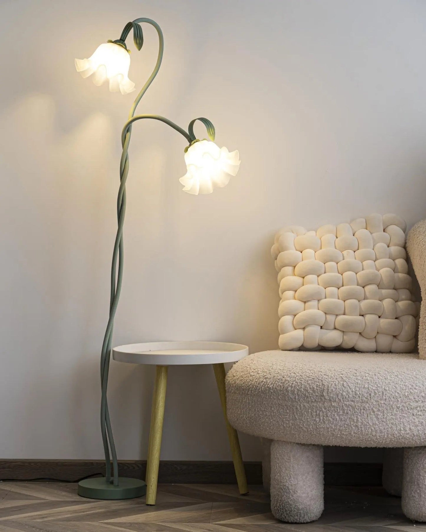 Floréa | Elegante Blüten-Stehleuchte – Ein stilvoller Akzent für Ihr Zuhause