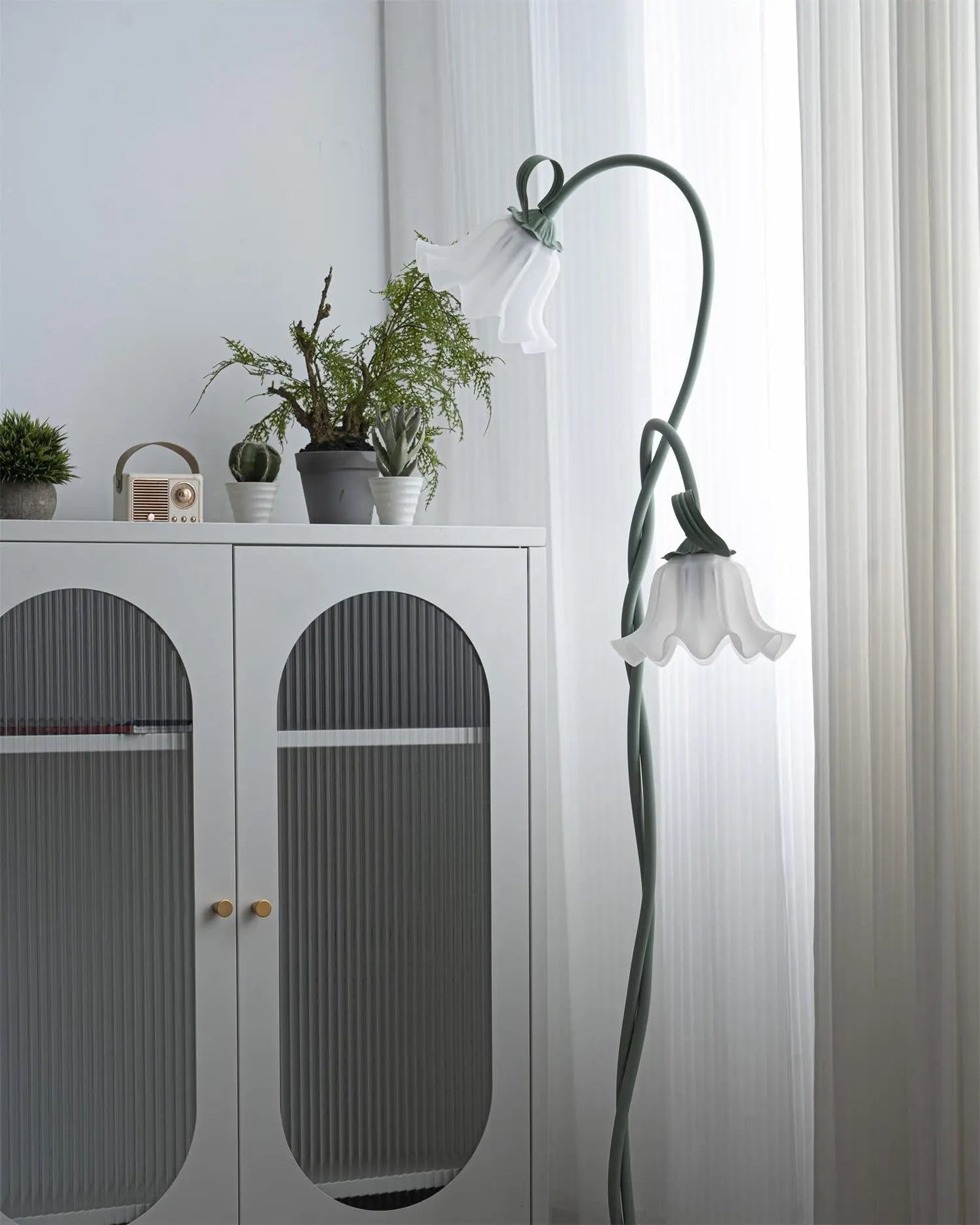 Floréa | Elegante Blüten-Stehleuchte – Ein stilvoller Akzent für Ihr Zuhause