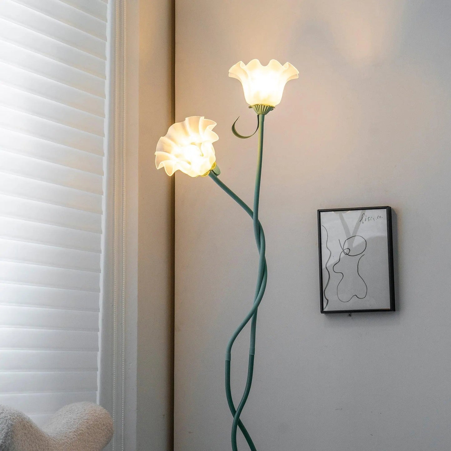 Floréa | Elegante Blüten-Stehleuchte – Ein stilvoller Akzent für Ihr Zuhause