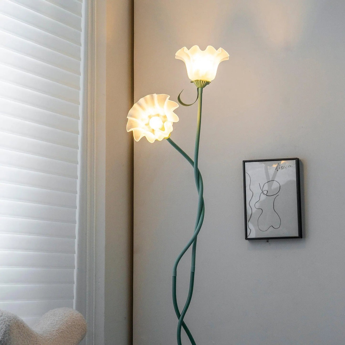 Floréa | Elegante Blüten-Stehleuchte – Ein stilvoller Akzent für Ihr Zuhause