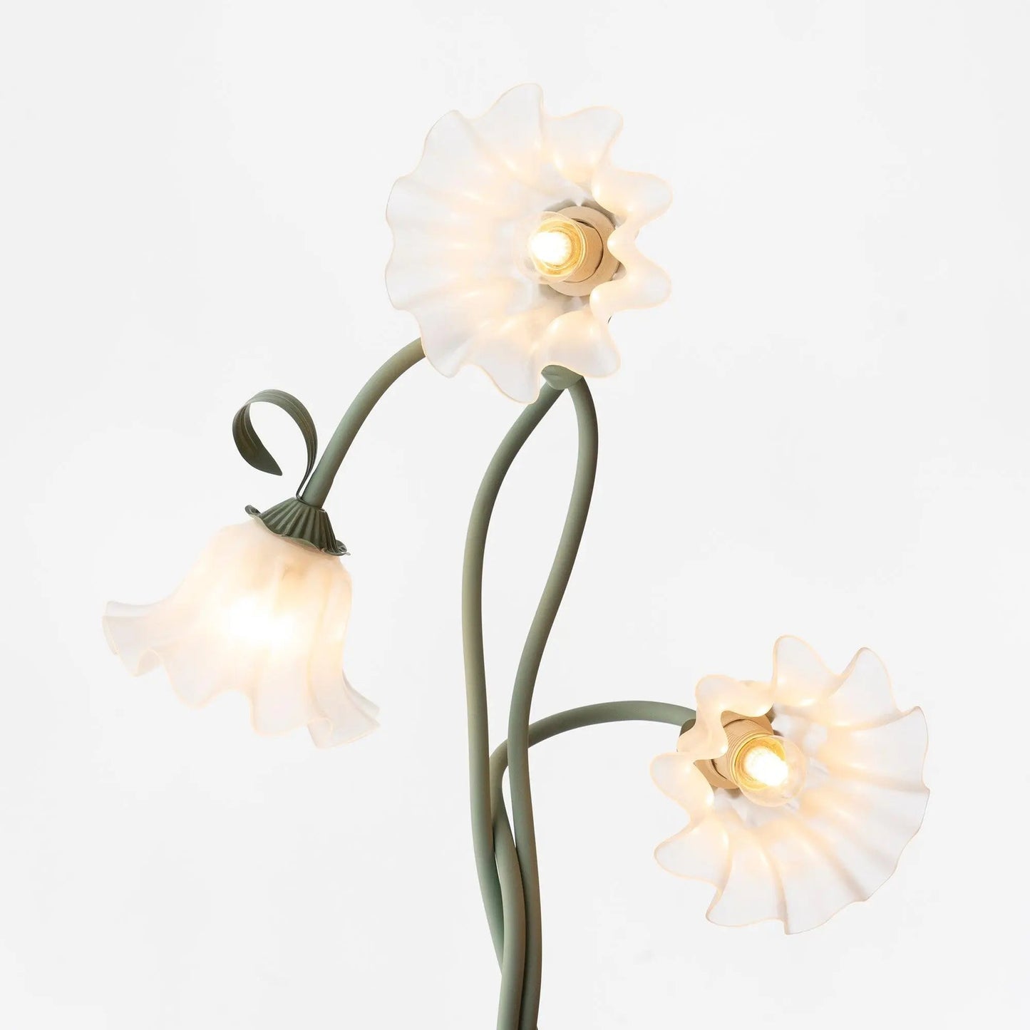 Floréa | Elegante Blüten-Stehleuchte – Ein stilvoller Akzent für Ihr Zuhause