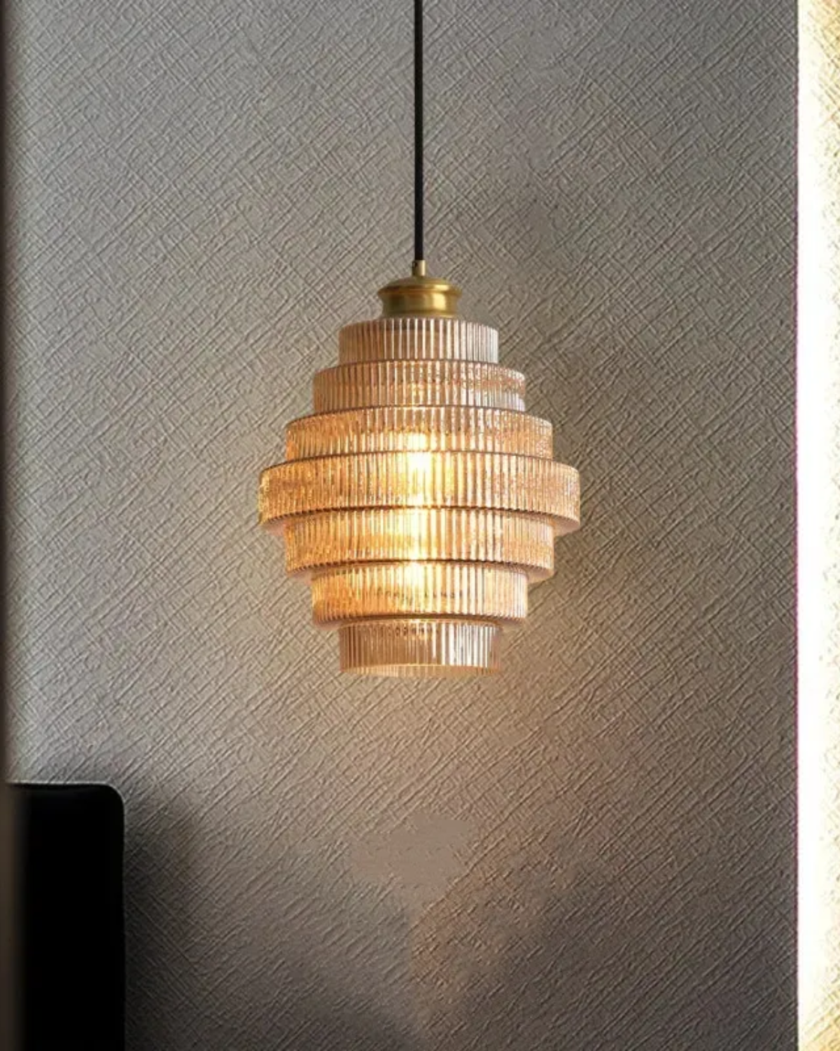 StufenGlanz | Pendelleuchte – Zeitlose Eleganz mit geschichtetem Glas