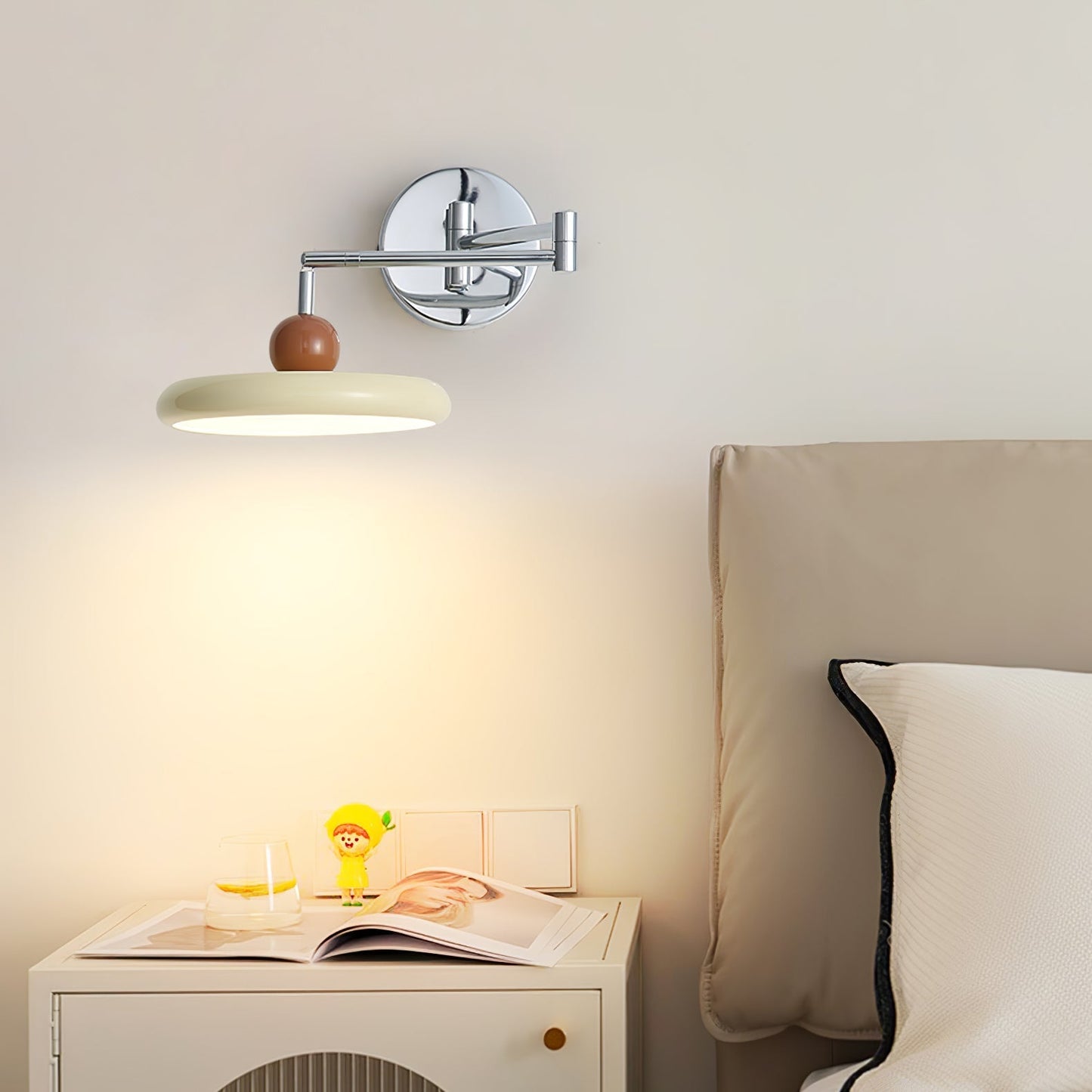 Lola | Schwenkarm Wandlampe - Eleganz für Ihr Zuhause