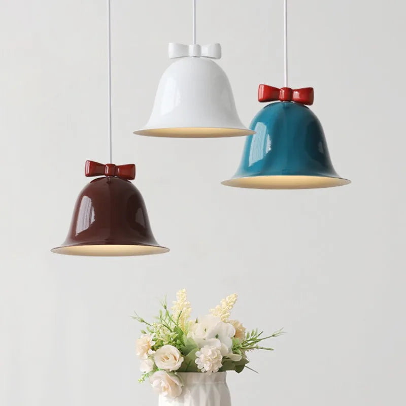 BowBeam | Moderne, gewölbte Pendelleuchte in Glockenform