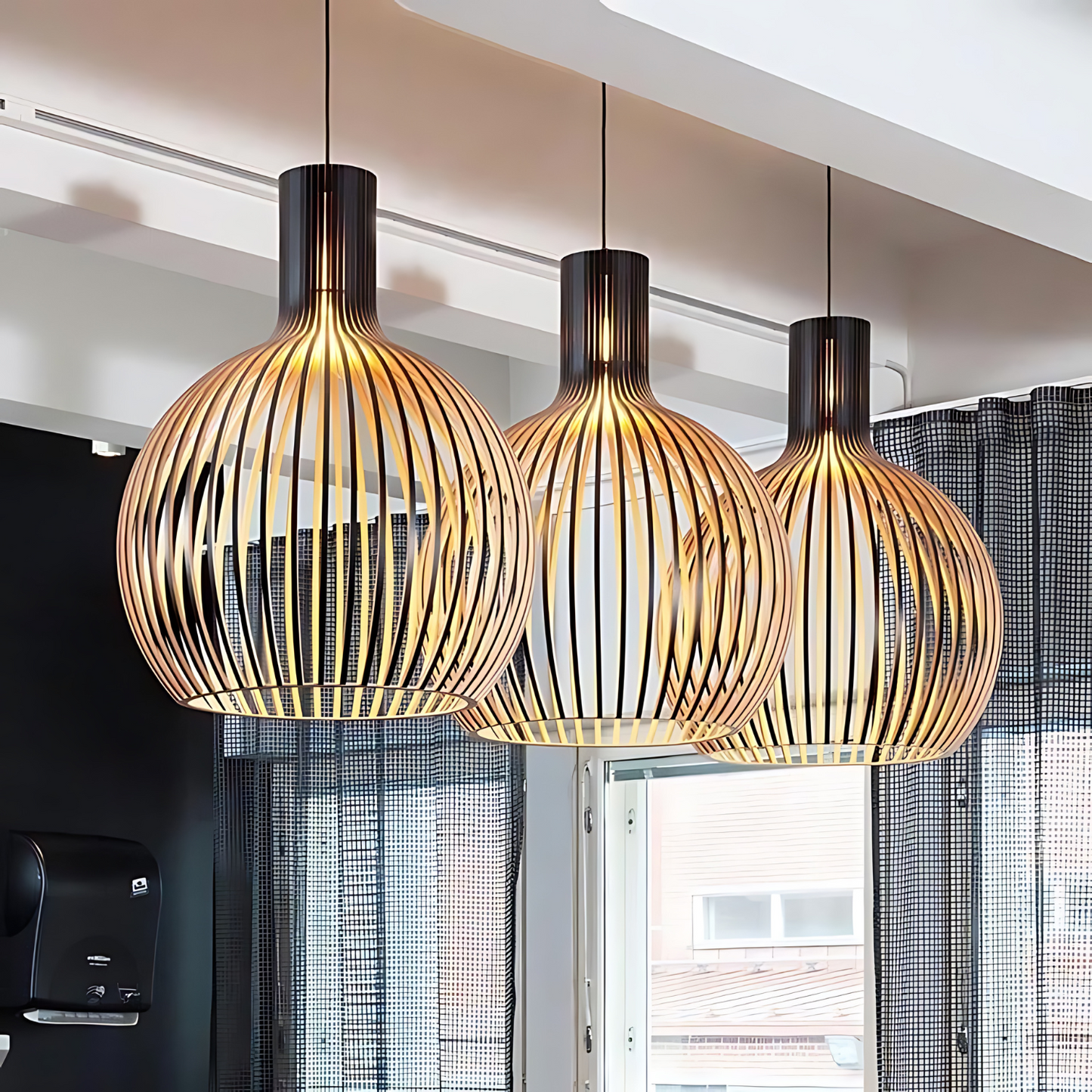 HimmlischeLeuchte | Deckenlampe – Elegante Schwarze LED-Hängeleuchte aus Holz