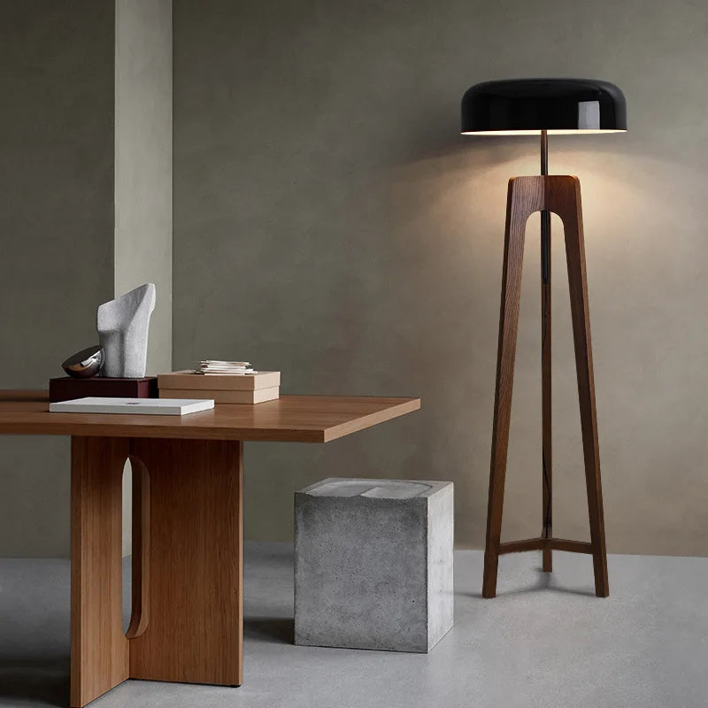 Orino – Klassische Stehlampe im Holz-Bambus-Design mit edlem Walnuss-Finish