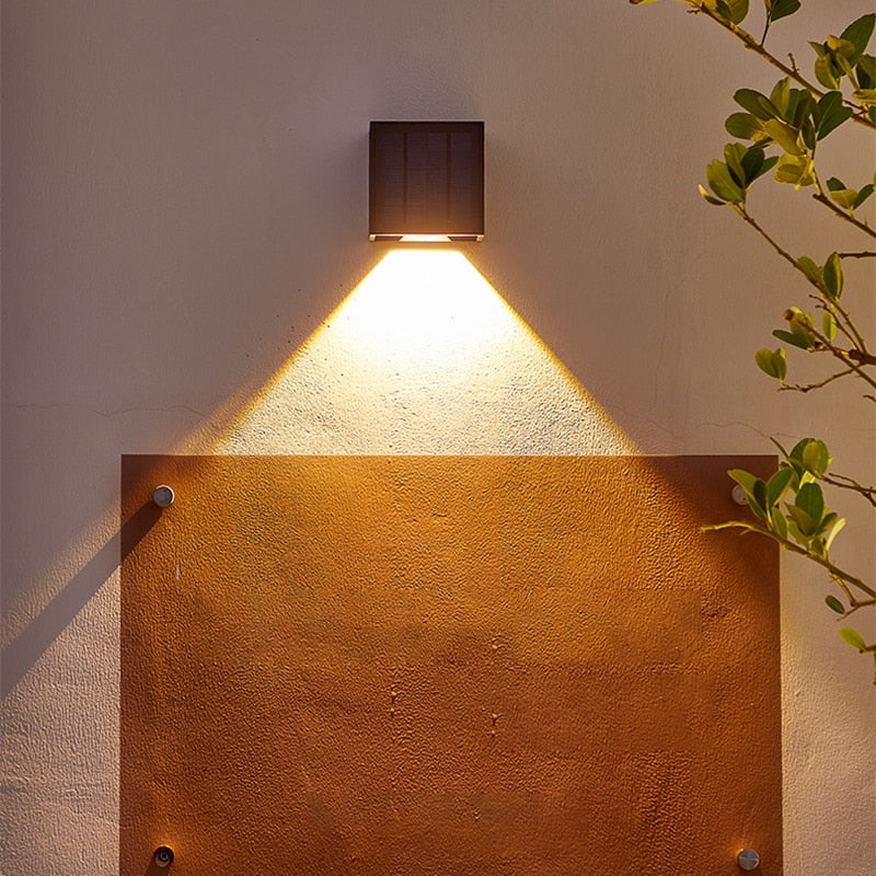 SolarLuma | Elegante Solarlampe mit automatischer Dämmerungsschaltung für den Außenbereich