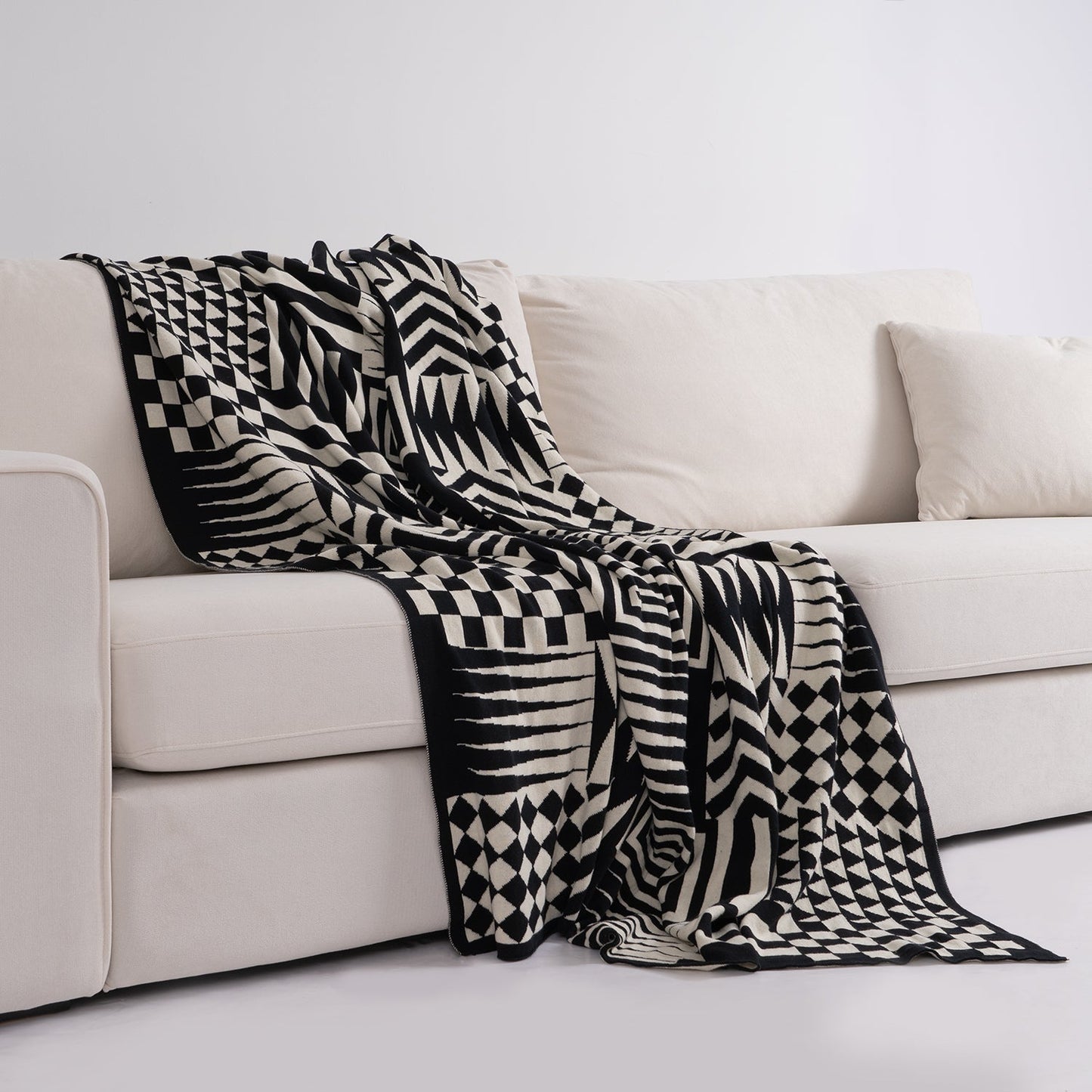 Veltara | Wurfdecke – Luxuriöses Acrylfaser-Material mit Geometrischem Muster 3