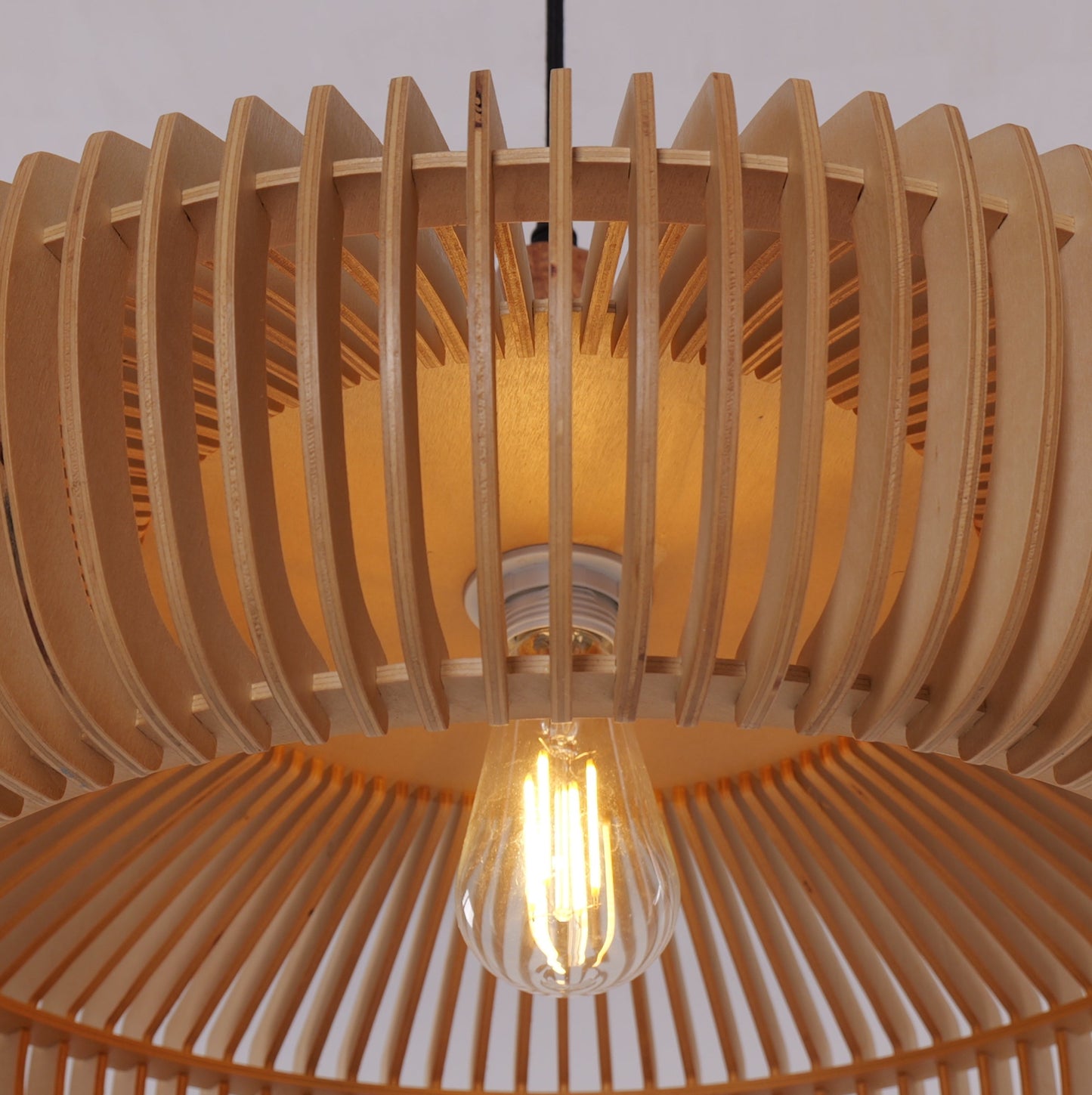 Vittoria | Pendelleuchte aus Holz – Handgefertigt und Anpassbar 3