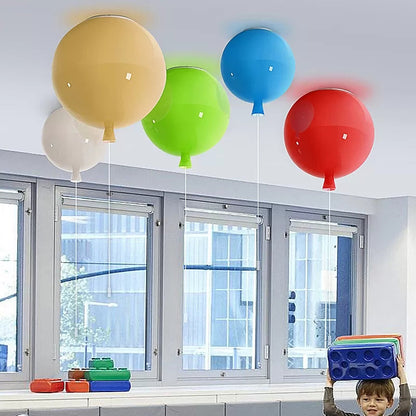 Evelien Balloon | LED Kinderzimmerlampe – Moderne Deckenleuchte in Ballonform, Acryl, Farben Blau/Rot/Gelb/Grün/Weiß