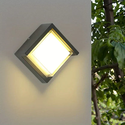 LumenEdge | Elegante minimalistische Wandleuchte aus Metall und Glas für Innen- und Außenbereiche