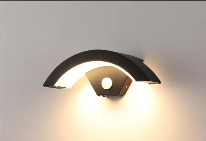 SentroLux Senso | Schwarze LED-Außenwandleuchte mit PIR-Bewegungssensor