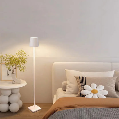 Jamo | Elegante, kabellose Stehlampe für flexible Beleuchtung in jedem Raum