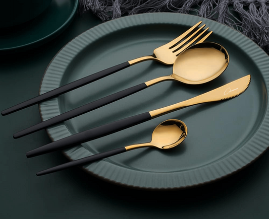 EleganceSet | Besteck für vier Personen in Schwarz und Gold