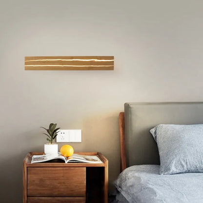 CrackLume | Holz-Wandleuchte – Moderne LED-Lampe mit Rissmuster aus Holz & Acryl, Warmes Licht