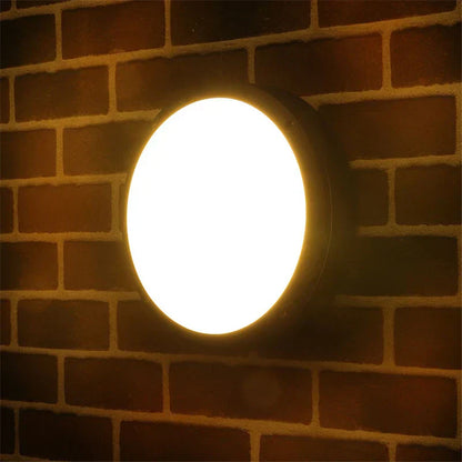 Leuchtzauber | Elegantes Lichtspiel für Außenwände