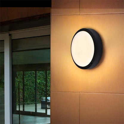 Leuchtzauber | Elegantes Lichtspiel für Außenwände