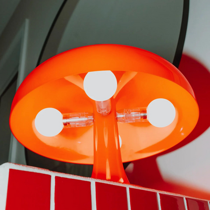 Die Pleurote-Tischlampe – Elegantes Lichtkunstwerk für stilvolle Räume