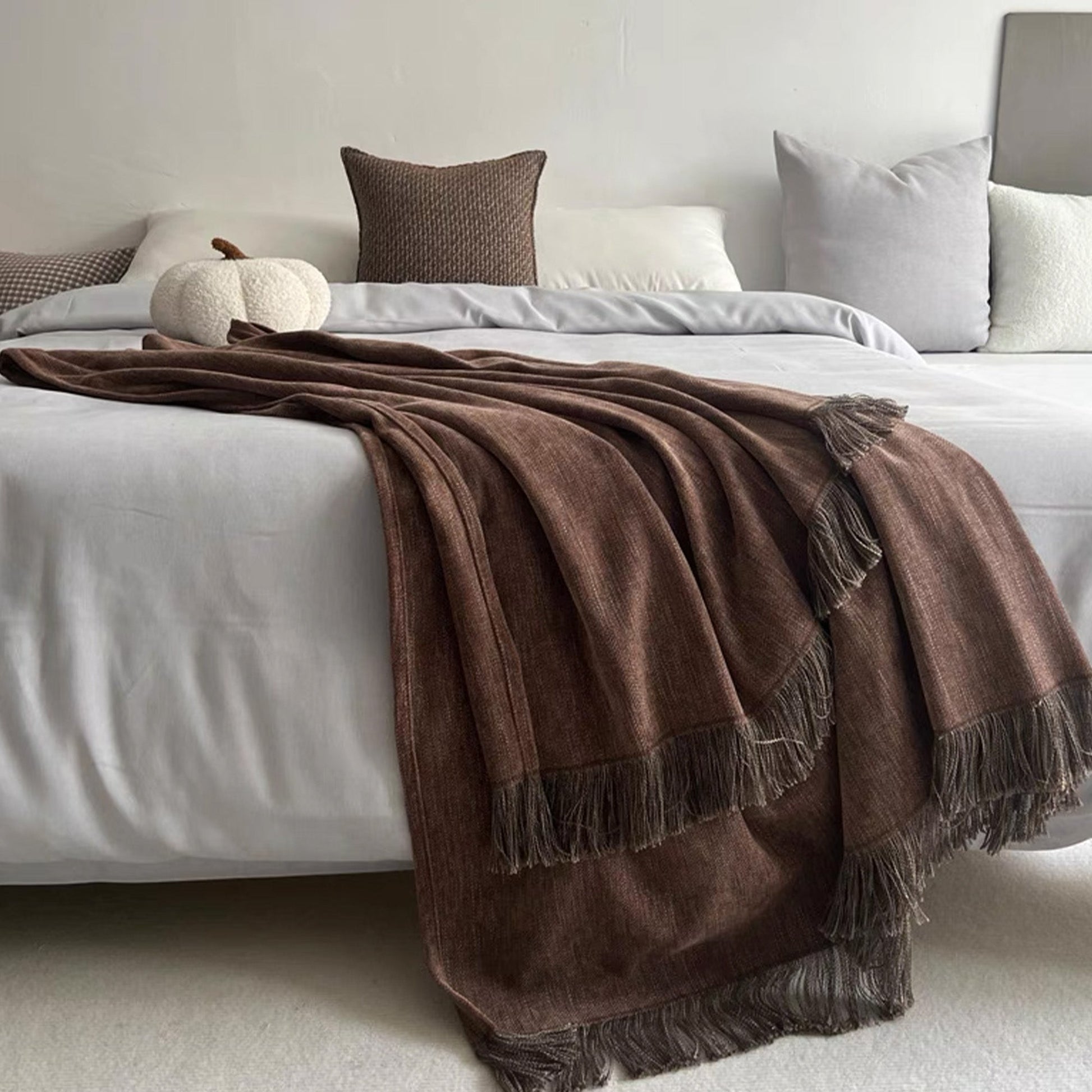 Chenara | Quastenbettdecke – Elegante und weiche Textur für jeden Raum 0