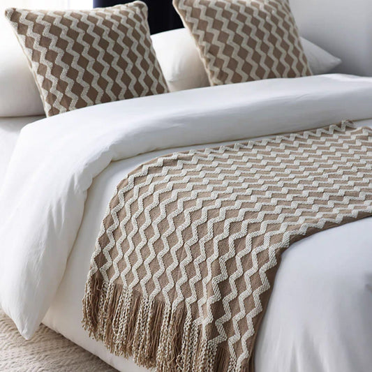 Chevoria | Wurfdecke – Stilvolles Chevron-Design in Blau und Elfenbein 8