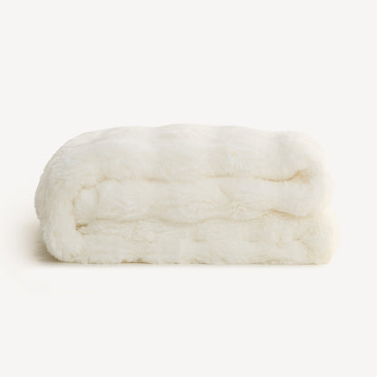 Fluffara | Wurfdecke – Luxuriöses Faux-Kaninchenfell für Ultimativen Komfort 9