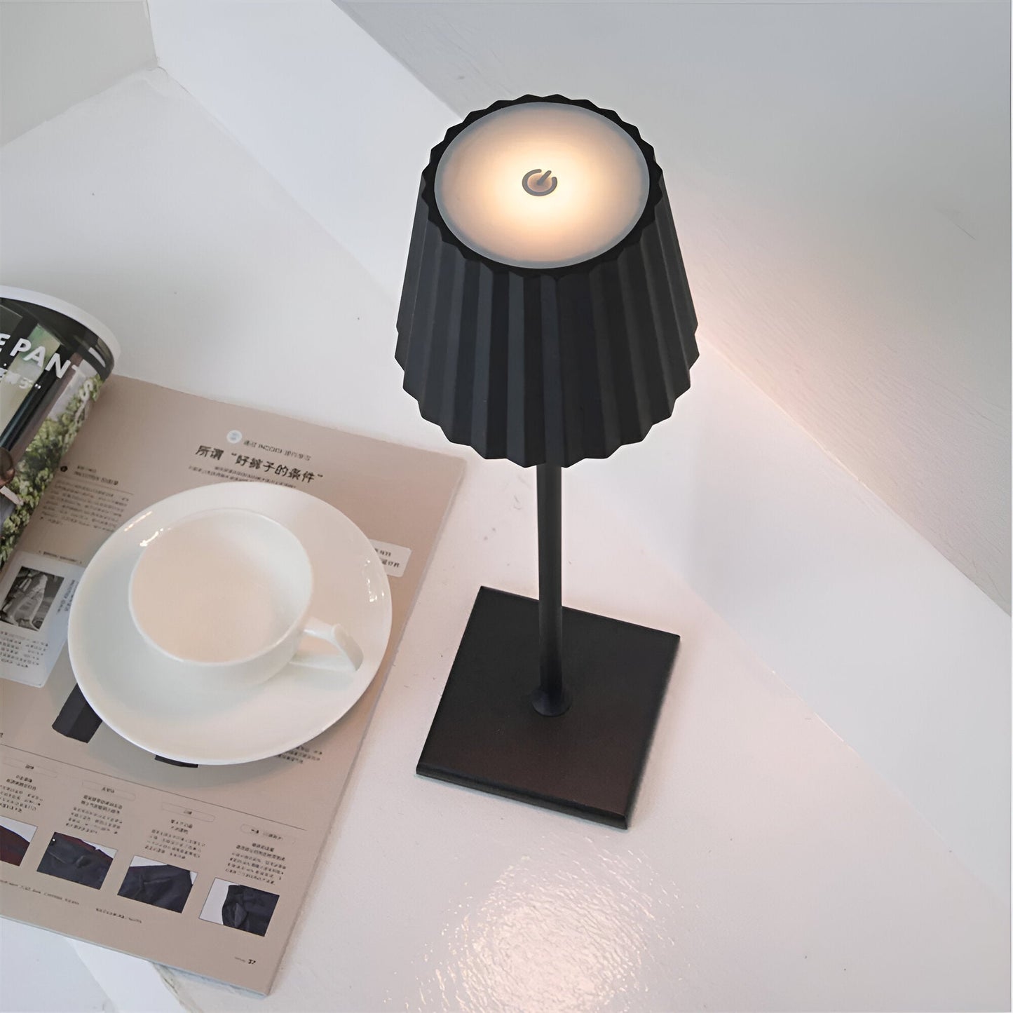 LumiTouch - Steuerbare, Wasserdichte, Wiederaufladbare, Kabellose LED-Tischlampe