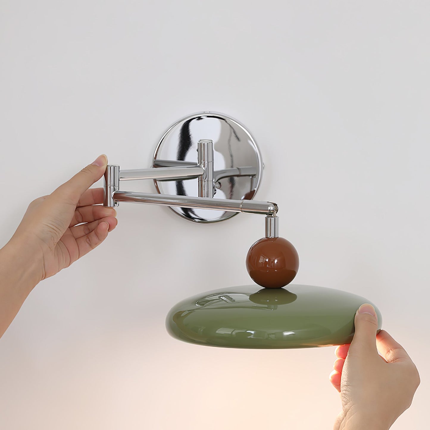 Lola | Schwenkarm Wandlampe - Eleganz für Ihr Zuhause