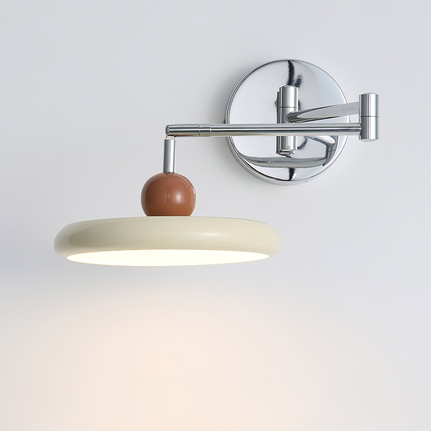 Lola | Schwenkarm Wandlampe - Eleganz für Ihr Zuhause