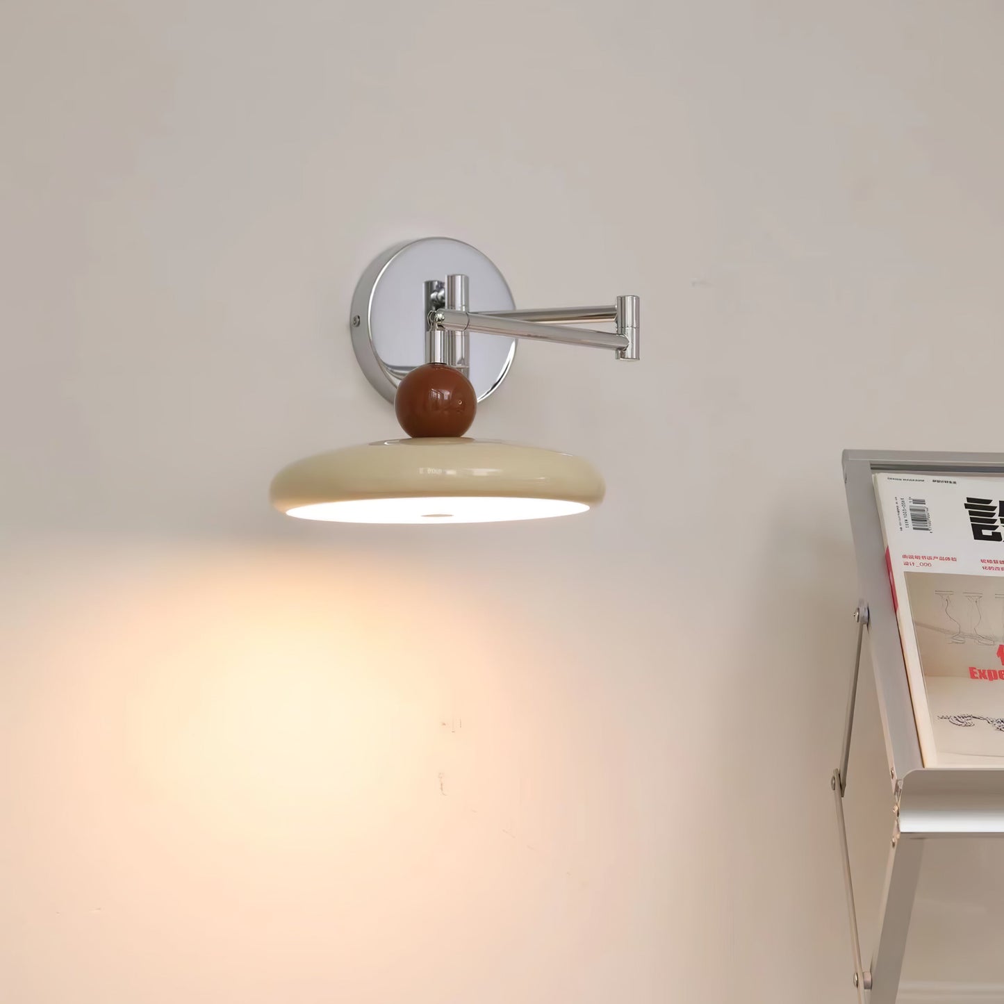 Lola | Schwenkarm Wandlampe - Eleganz für Ihr Zuhause
