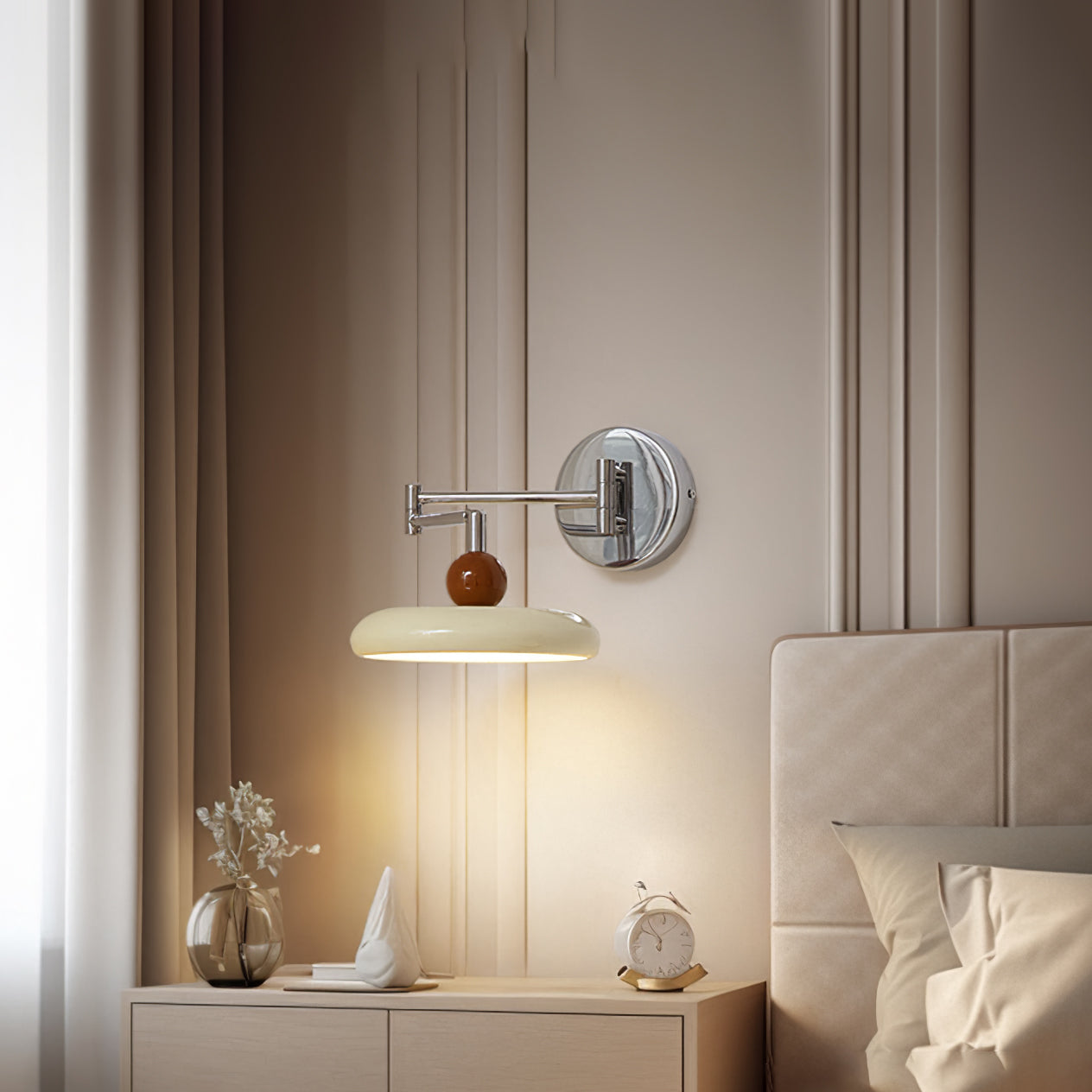 Lola | Schwenkarm Wandlampe - Eleganz für Ihr Zuhause