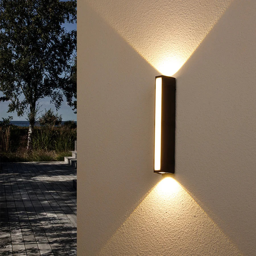 Lumina | Wandleuchte Außen – Elegantes Design und Wetterfest für Terrasse/Garten 1