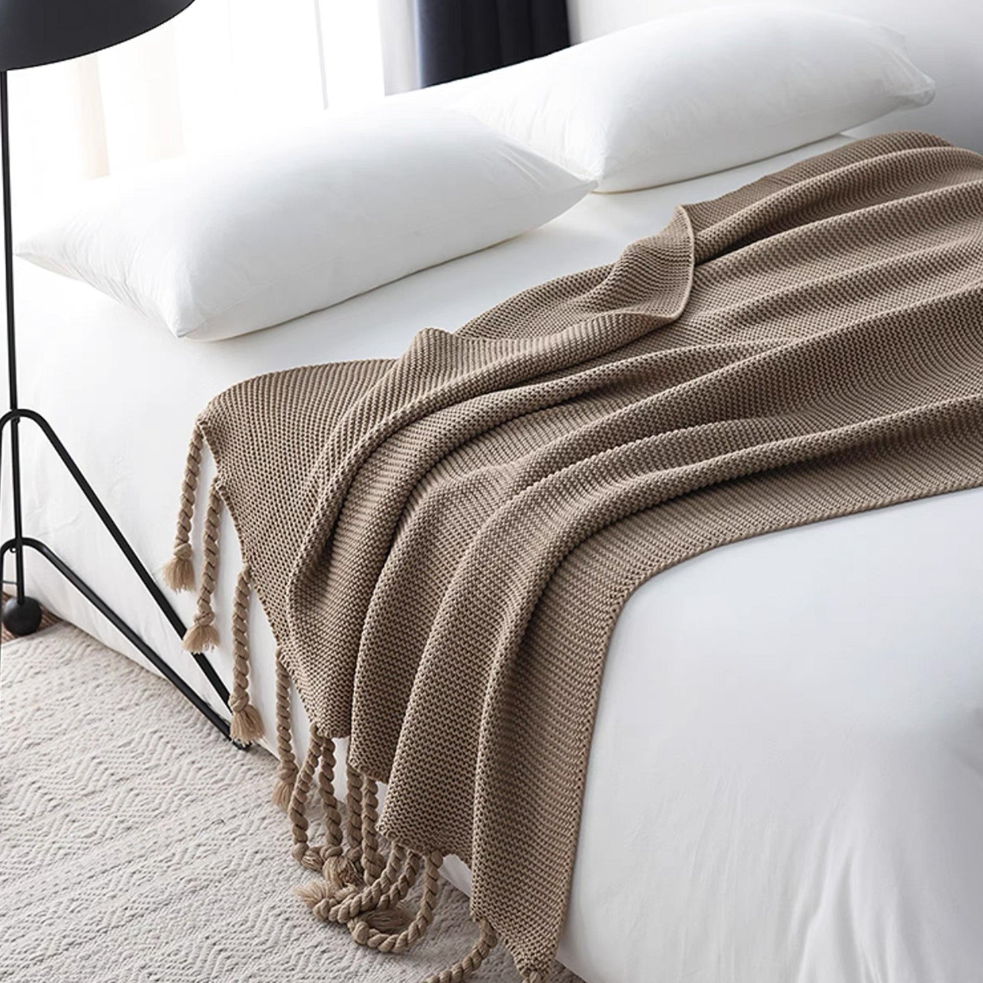 Lunaria | Strickdecke – Dicke, Gemütliche Decke mit Übereck-Quasten 1