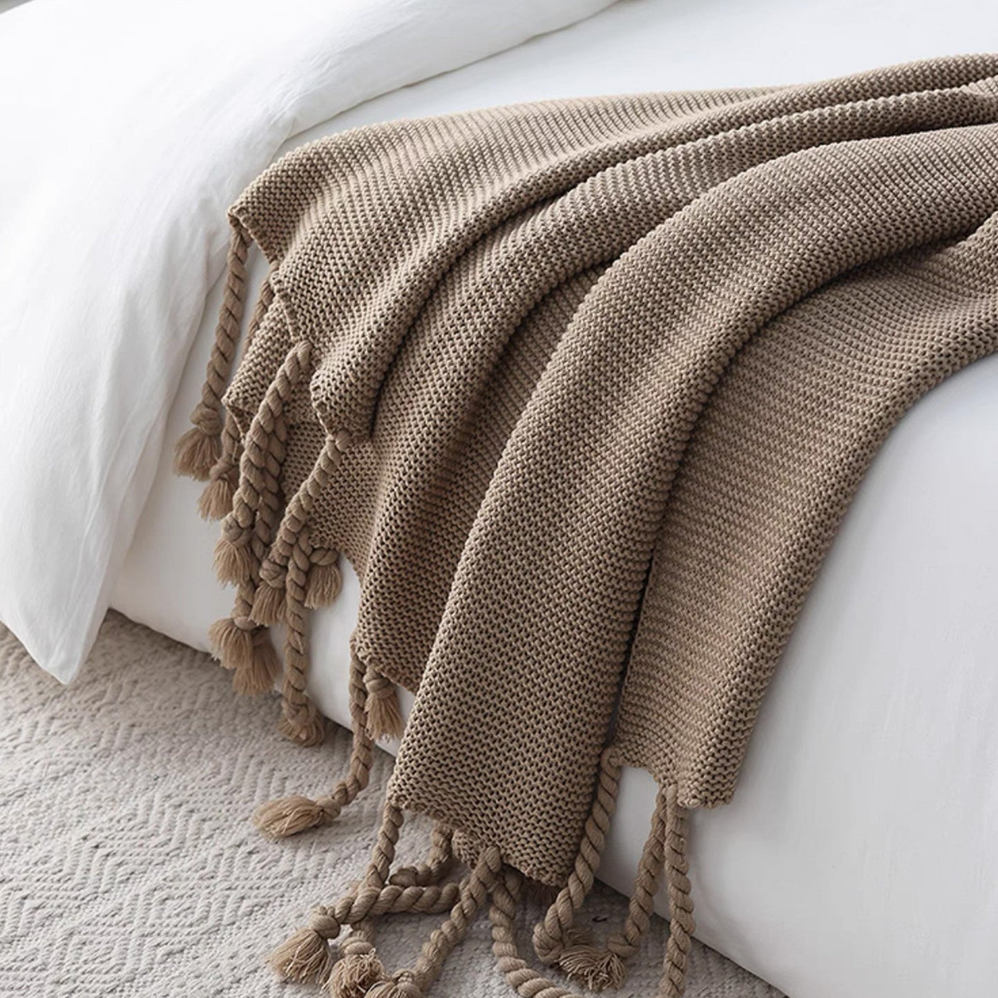 Lunaria | Strickdecke – Dicke, Gemütliche Decke mit Übereck-Quasten 3