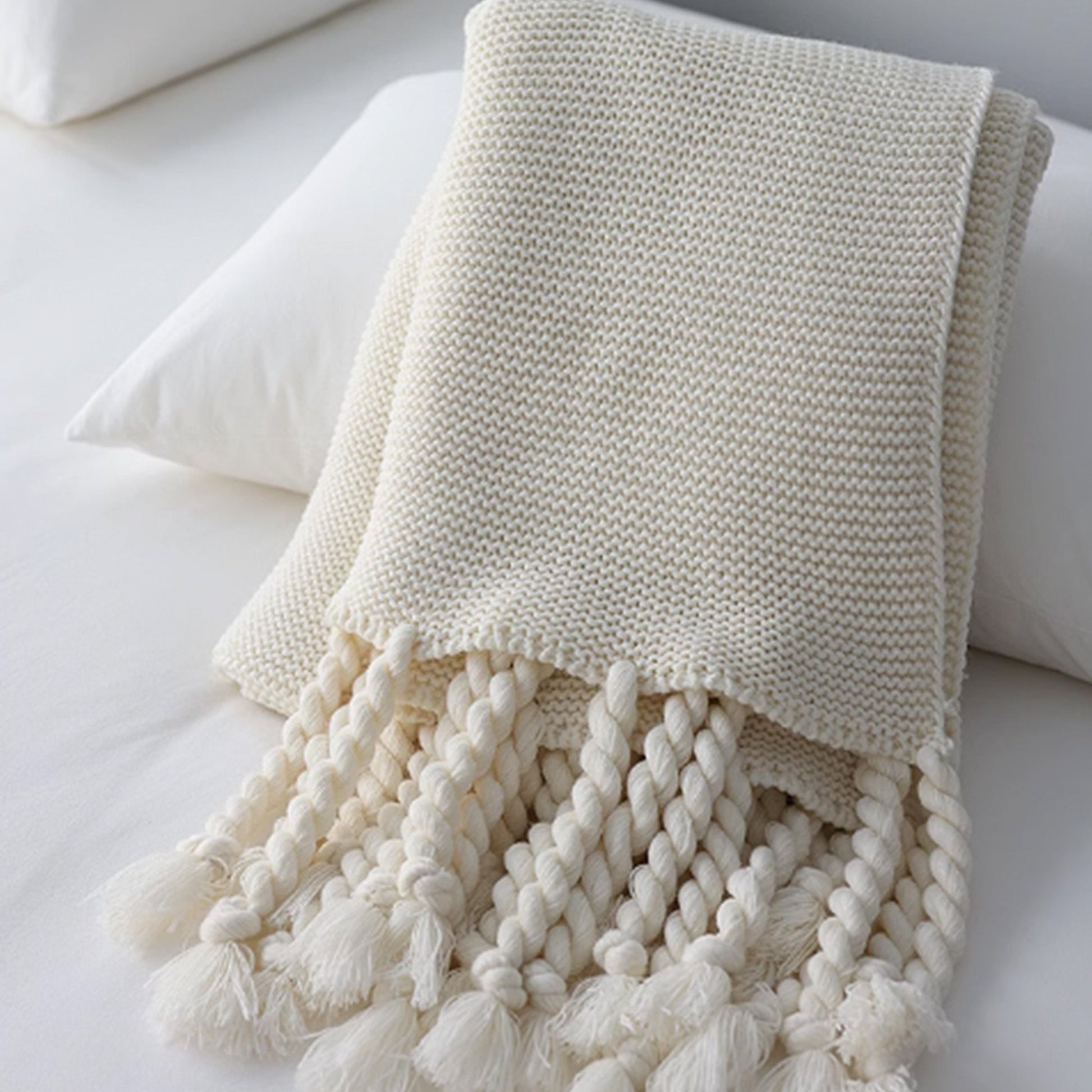 Lunaria | Strickdecke – Dicke, Gemütliche Decke mit Übereck-Quasten 5