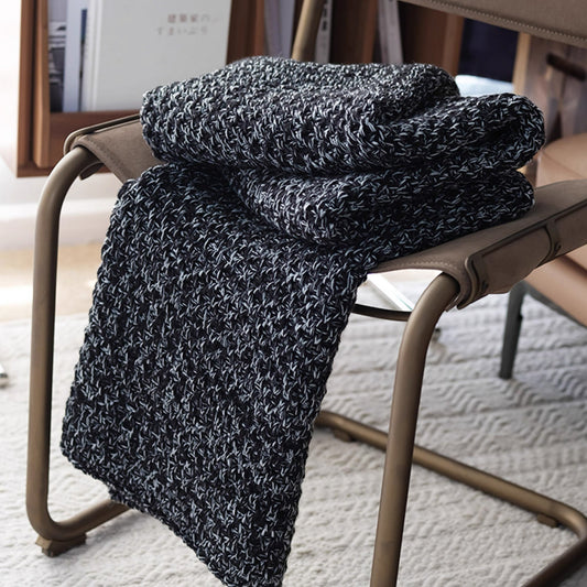 Luxara | Strickwurfdecke – Luxuriöses Design in Schwarz-Weiß 3