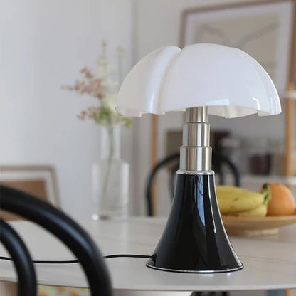 Fleuréa | Blumen Tischlampe – Elegante LED-Leuchte in Blütenform,Warmweiß 4000K, Touch-Schalter